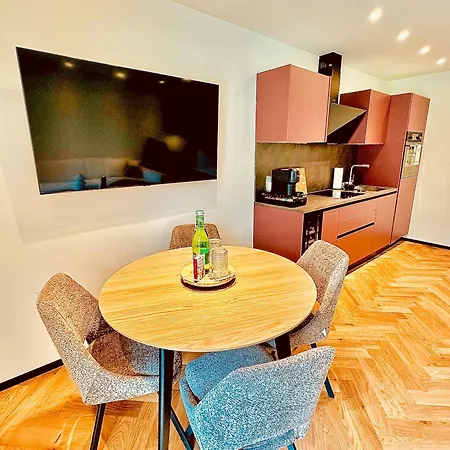 Alpenzeit Mit Just Private Terrasse (adults Only) Апартаменты Бад Аусзее